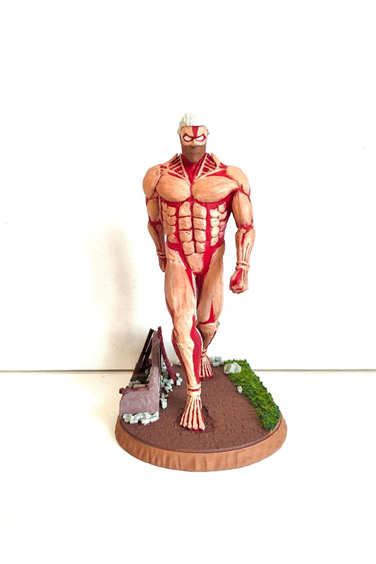 Attack On Titan Armored 20 Cm Figure