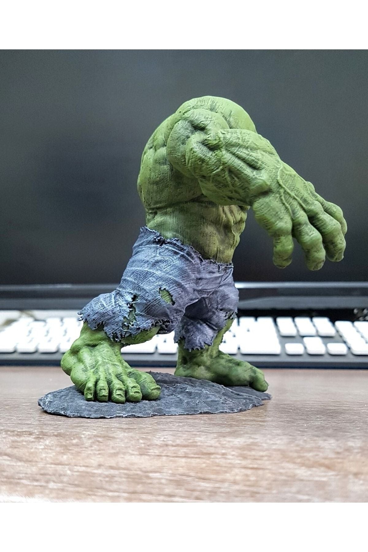 Magnificent Colossal Hulk Painted Figure 25 Cm (Giant Size)